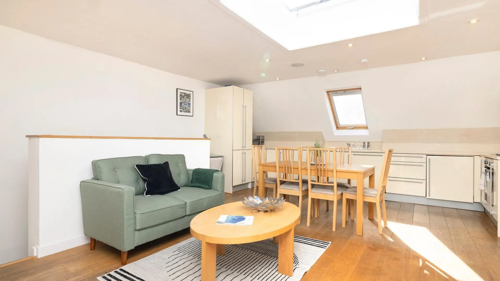 Joivy Chic 2-Br Flats Near Edinburgh Castle 아파트