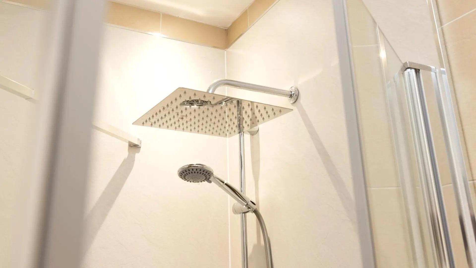 Joivy Chic 2-Br Flats Near Edinburgh Castle 아파트 영국