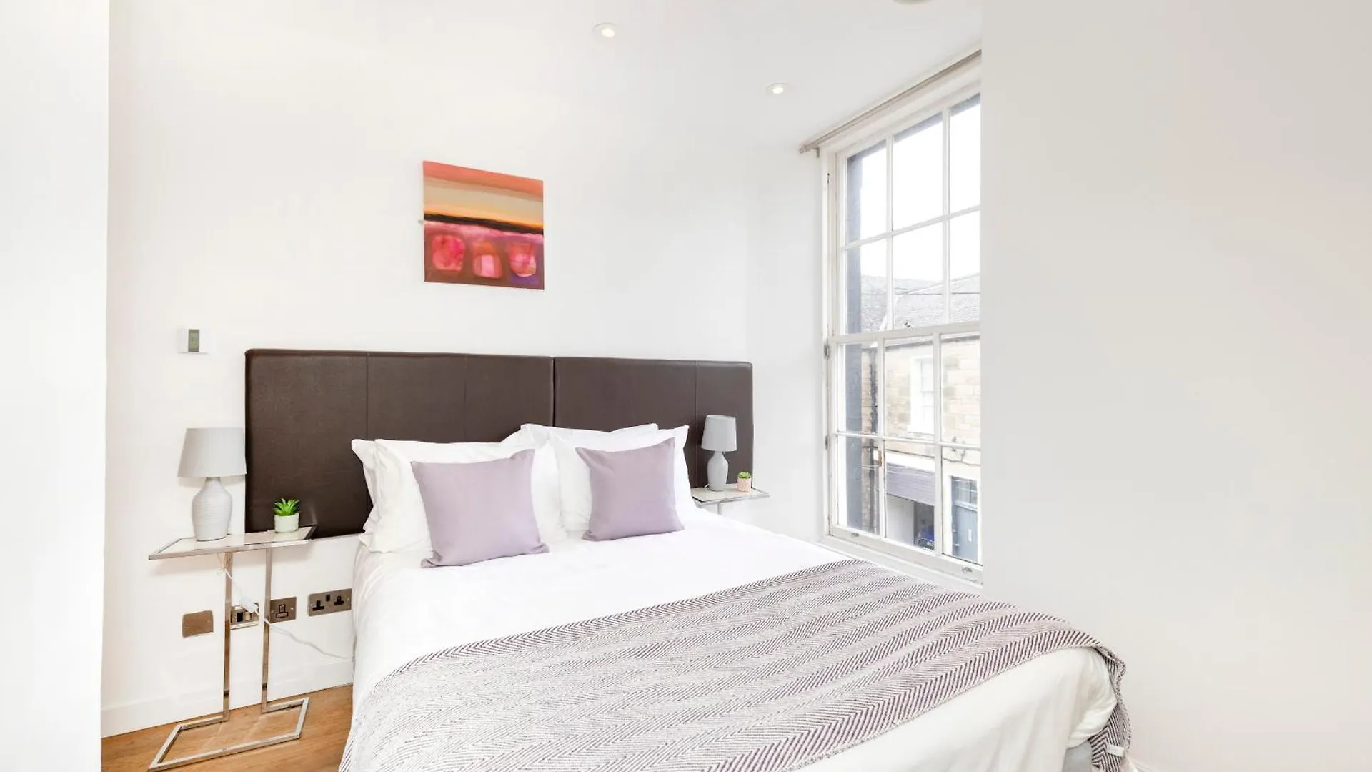 Joivy Chic 2-Br Flats Near Edinburgh Castle 아파트