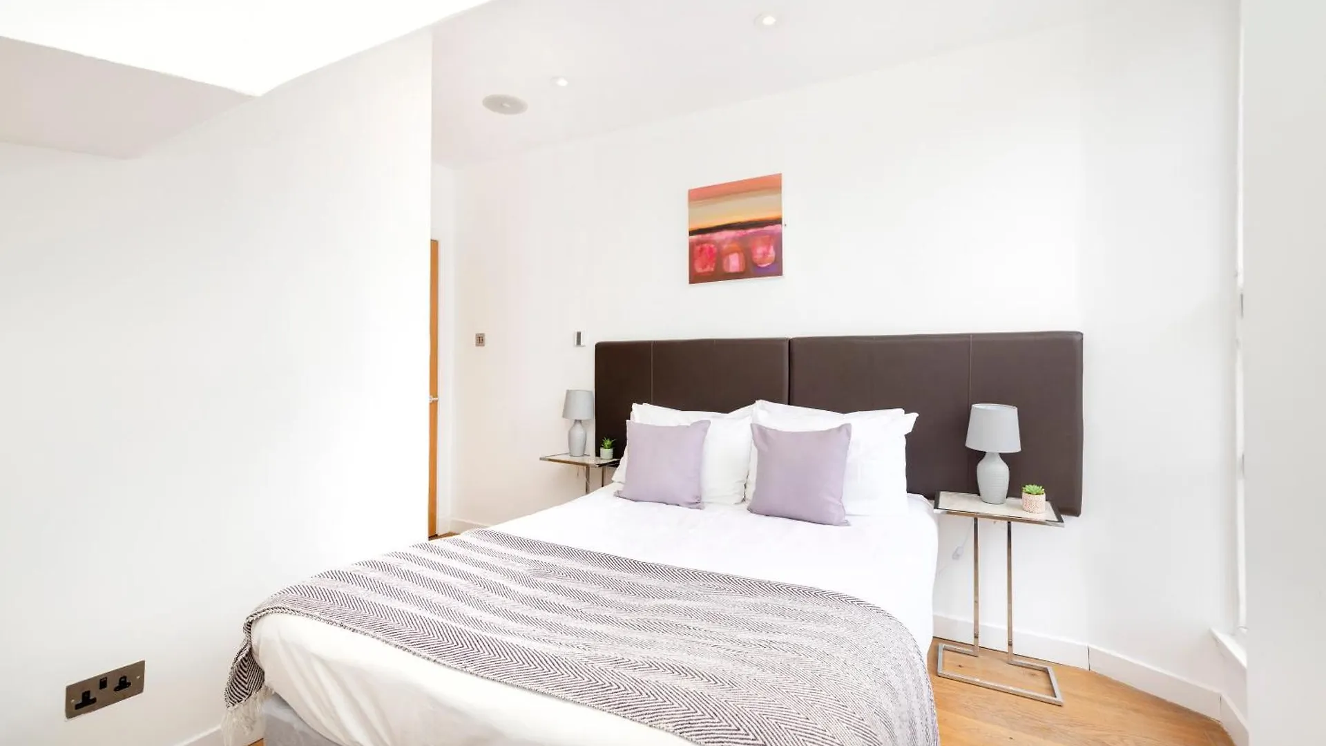Joivy Chic 2-Br Flats Near Edinburgh Castle 아파트 영국